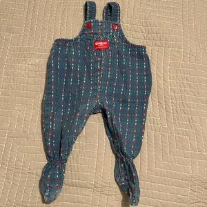 OSH KOSH ~ Vintage Girls Overalls with Feet Red Hearts and ‘Osh Kosh’ Spell Out